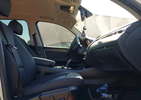 2016 BMW X3 xDrive28I z USA, uszkodzony, nr VIN 5UXWX9C53G0D72882